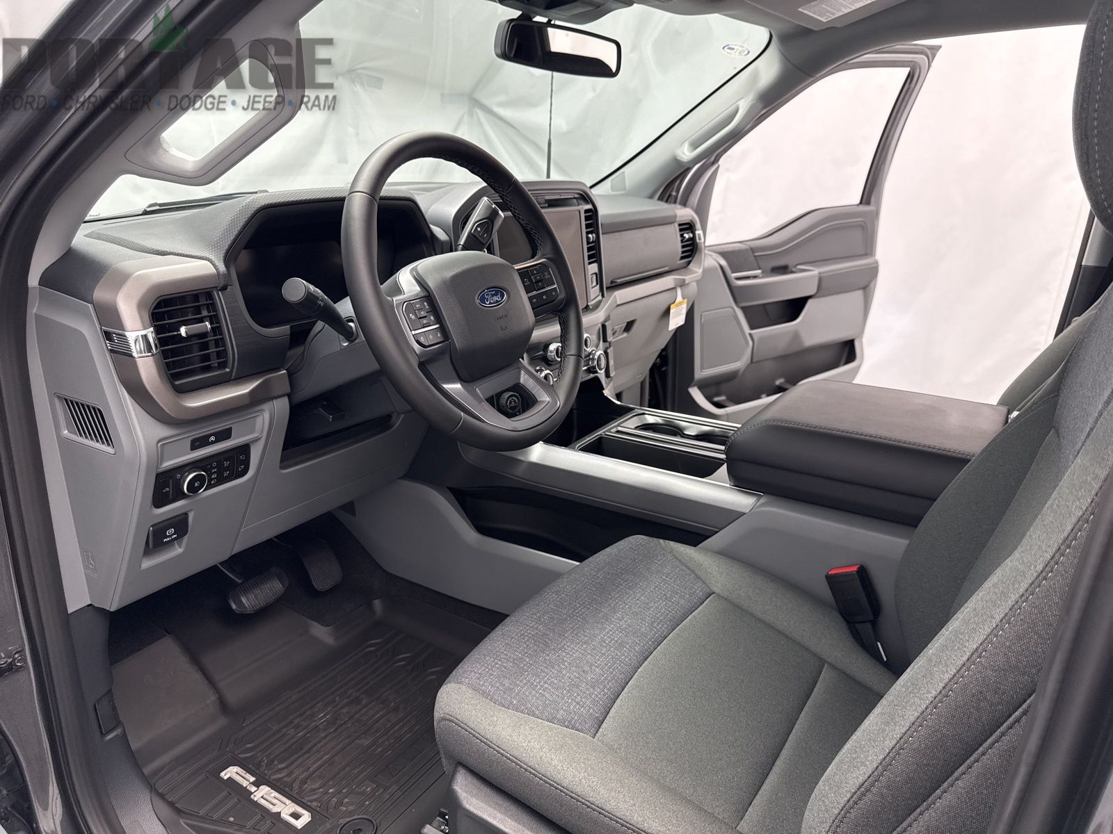 2025 Ford F-150 XLT photo 12
