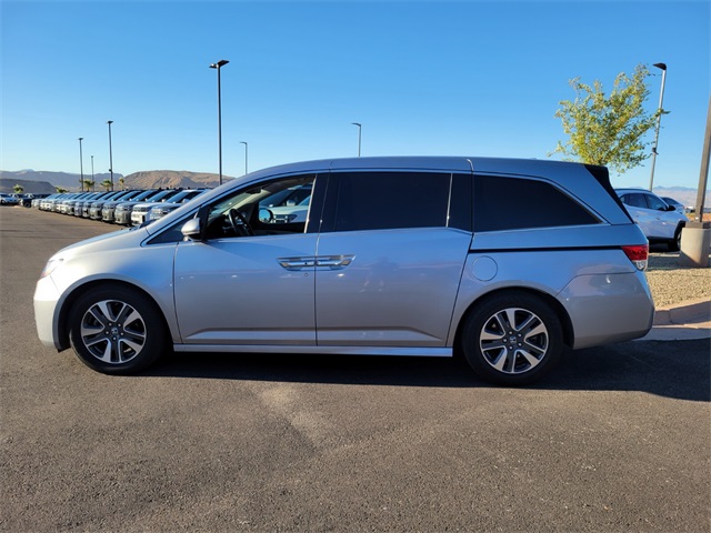 2016 Honda Odyssey Touring Elite photo 7
