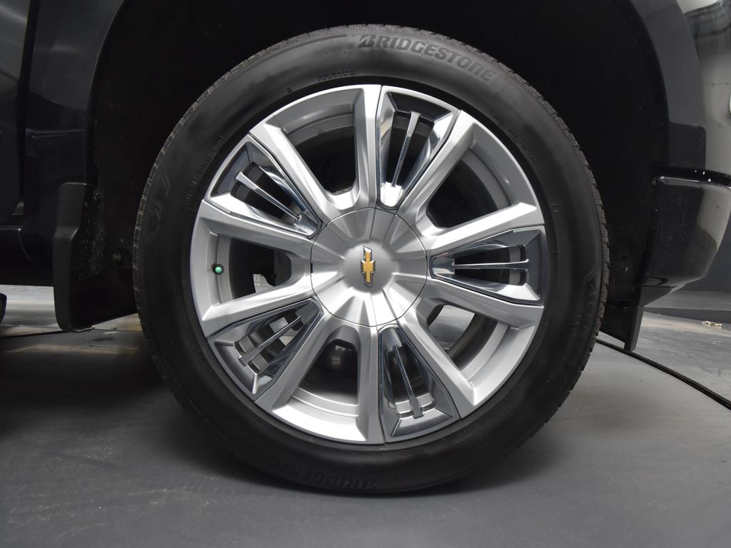 2024 Chevrolet Silverado 1500 High Country photo 11