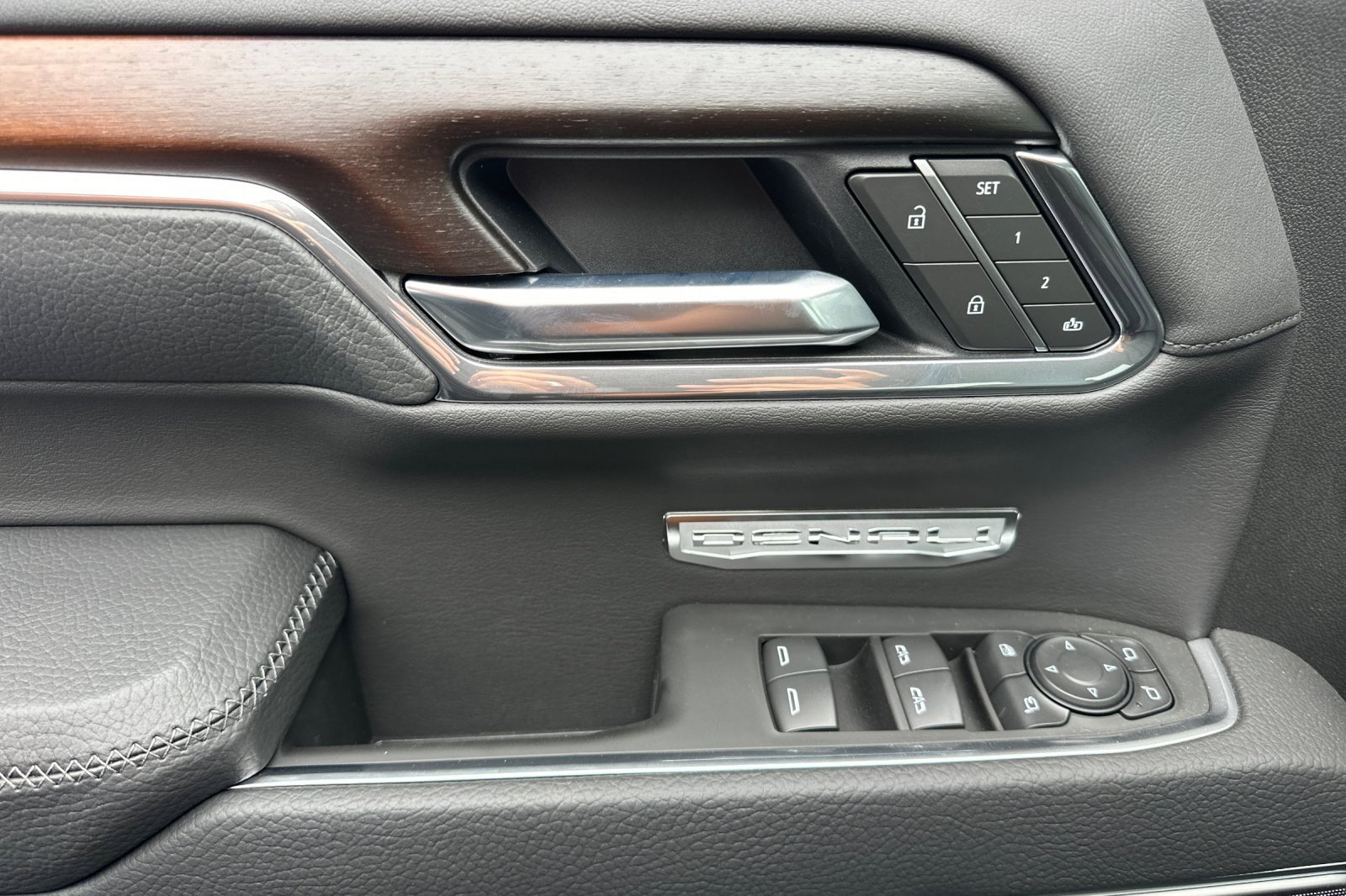 2025 Gmc Sierra 1500 Denali photo 8