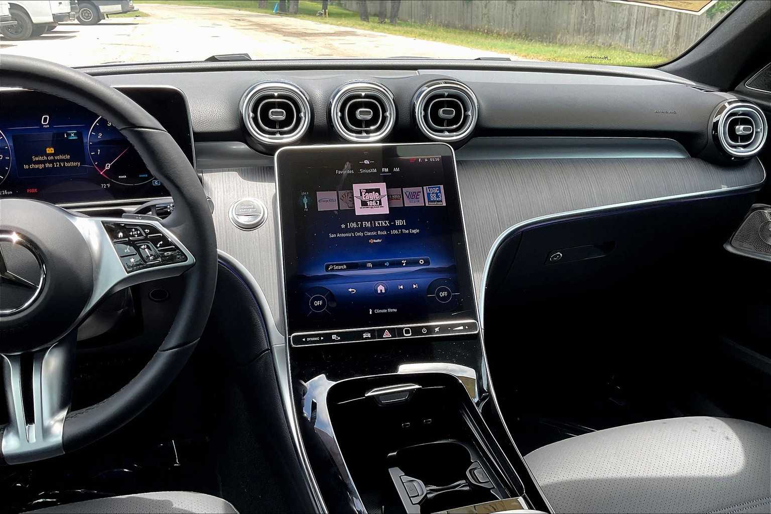 2025 Mercedes Benz C 300 photo 8