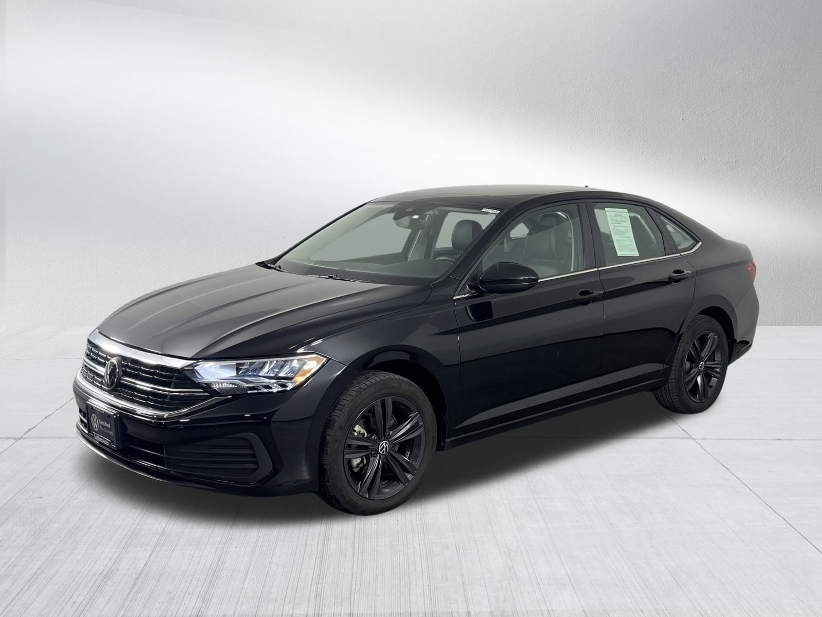 2023 Volkswagen Jetta SE photo 3