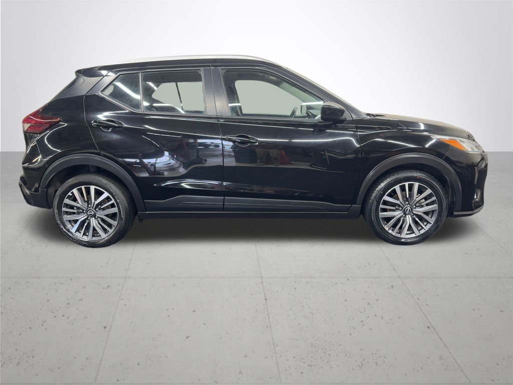 2024 Nissan Kicks SV photo 8