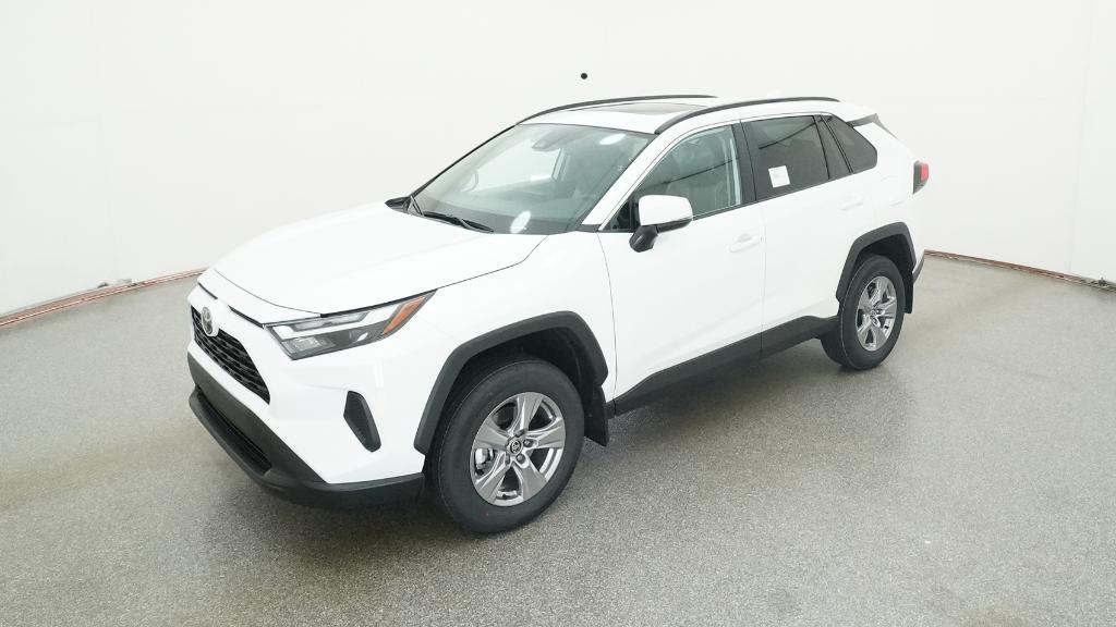 2025 Toyota RAV4 XLE's photo