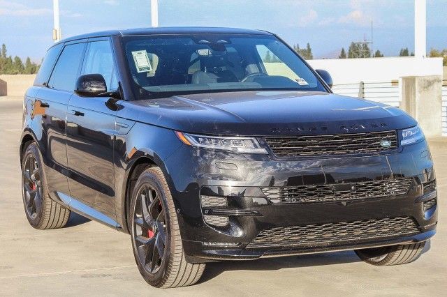 2024 Land Rover Range Rover Sport SE photo 3