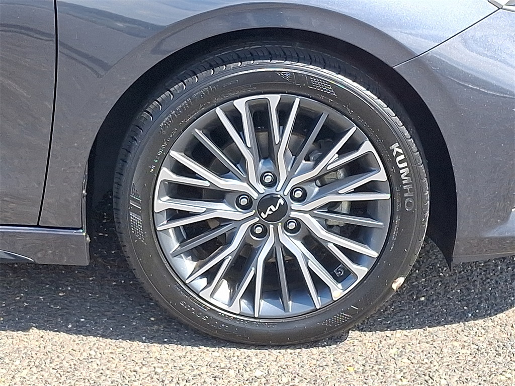 2023 Kia Forte GT-Line photo 8
