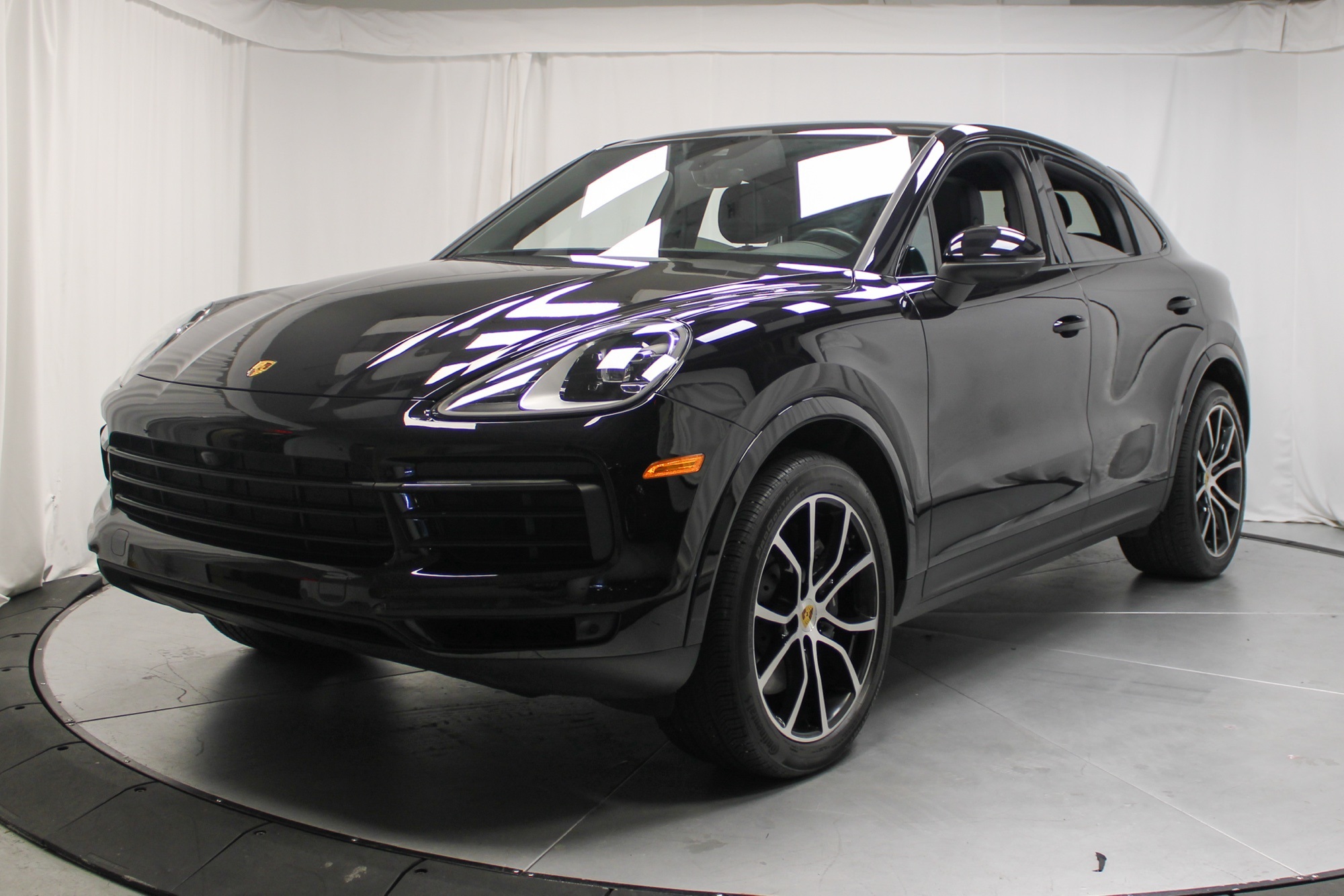 2022 Porsche Cayenne Coupe photo 6