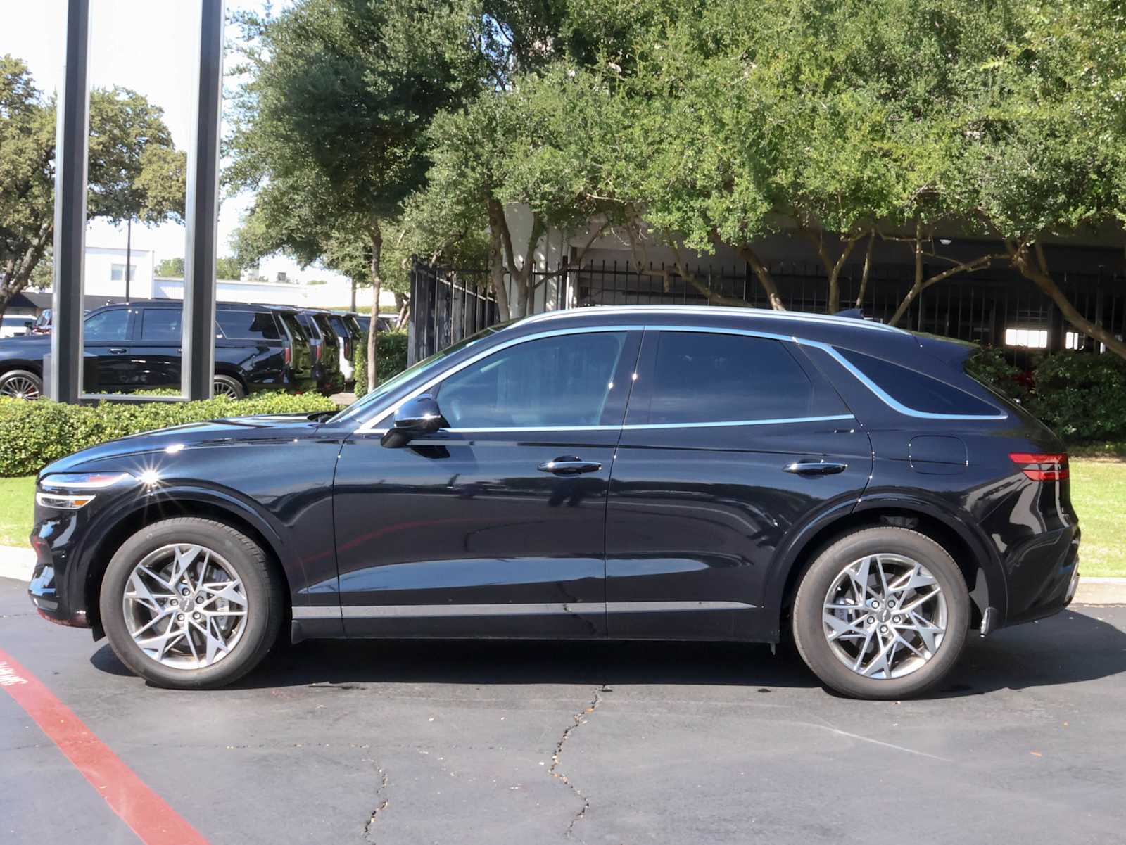 2023 Genesis GV70 2.5T photo 2