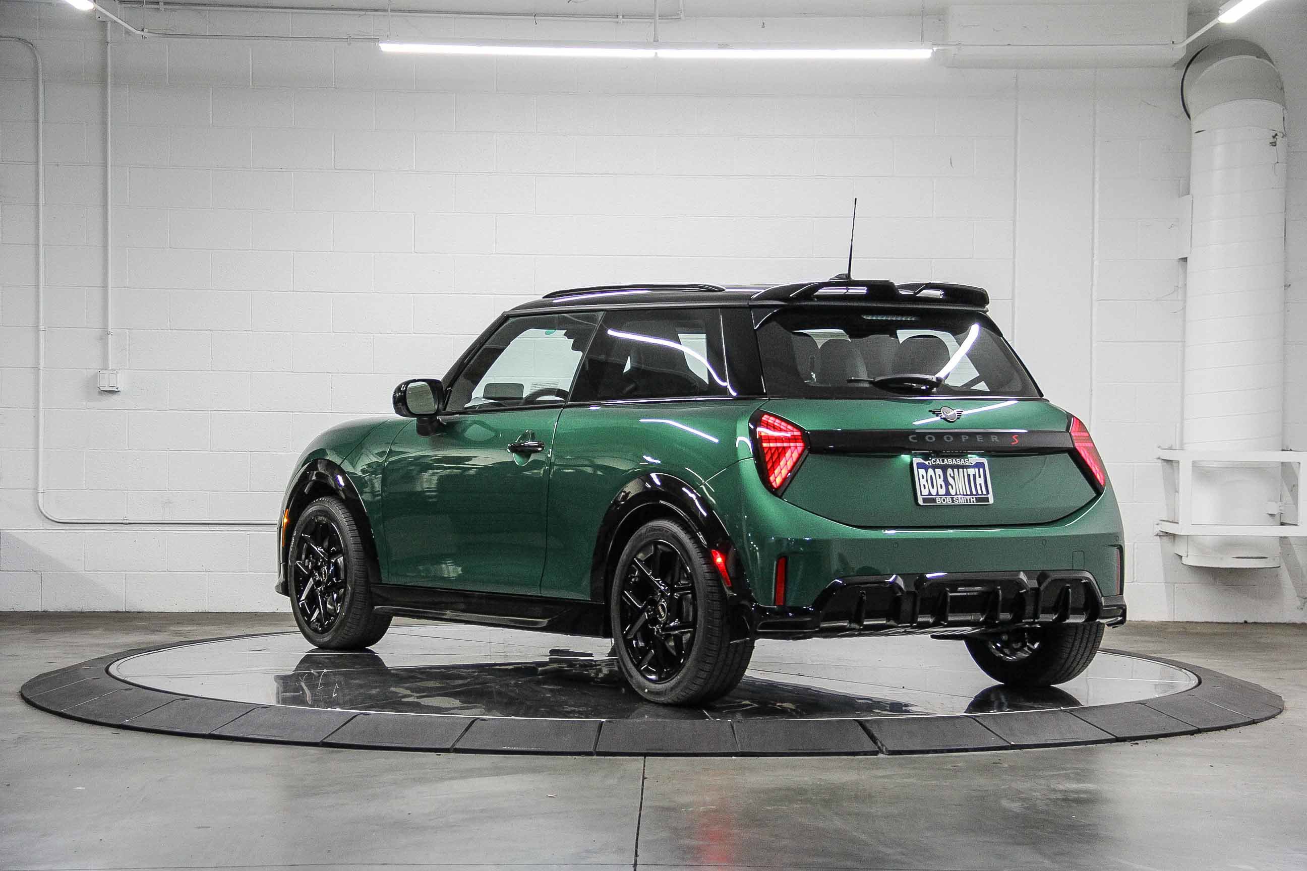 2026 Mini Cooper Hardtop S 2 Door Iconic photo 4