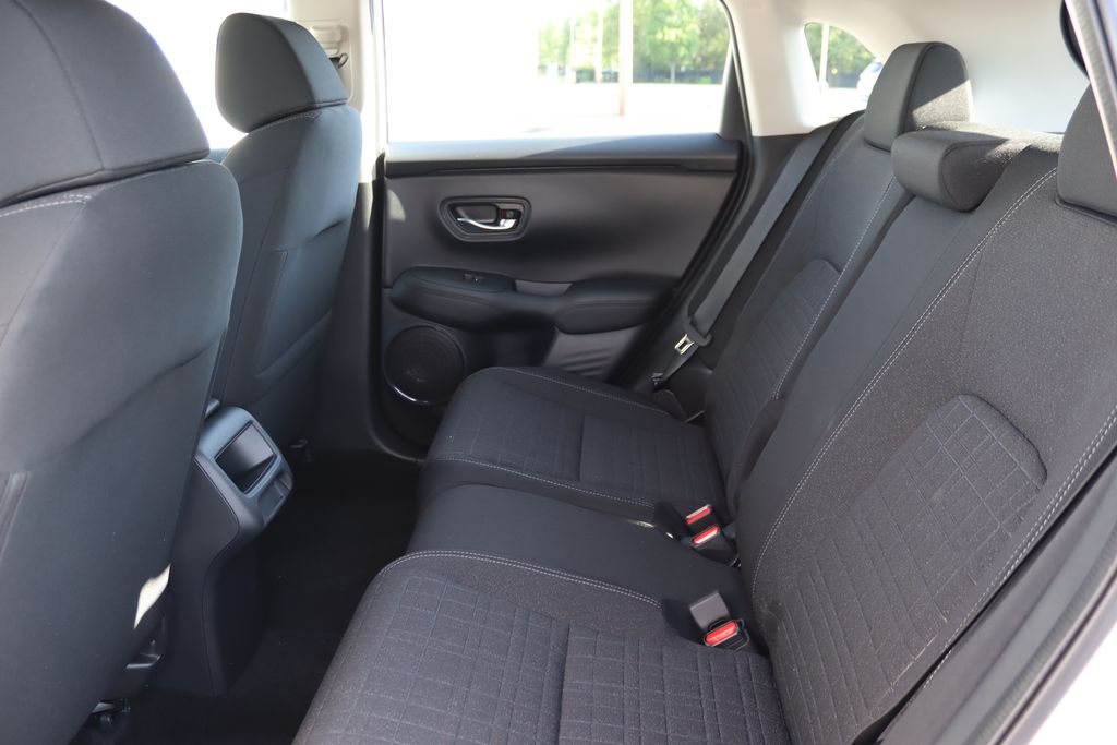 2025 Honda HR-V LX photo 11