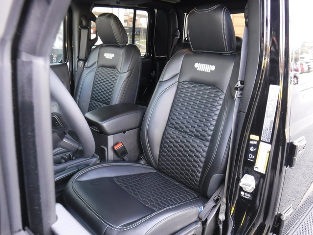 2023 Jeep Gladiator Sport photo 17