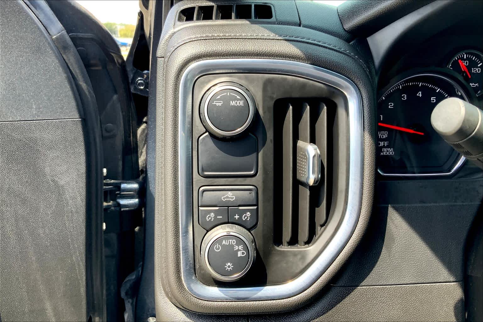 2021 Chevrolet Silverado 1500 LT photo 32