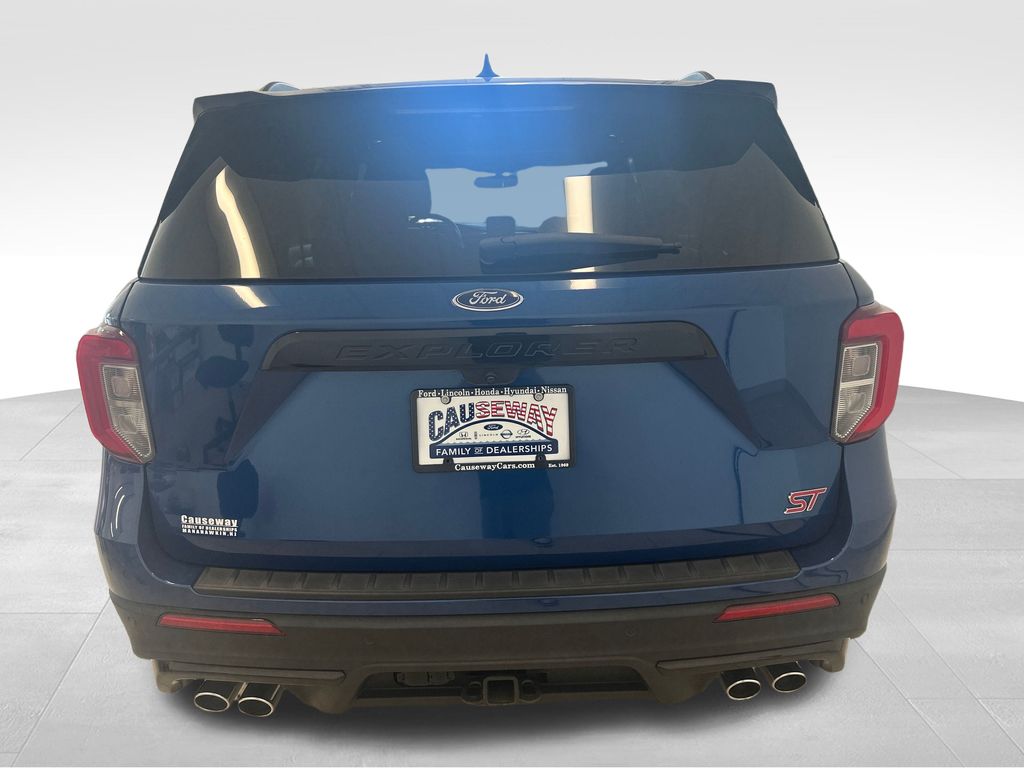 2023 Ford Explorer ST photo 5