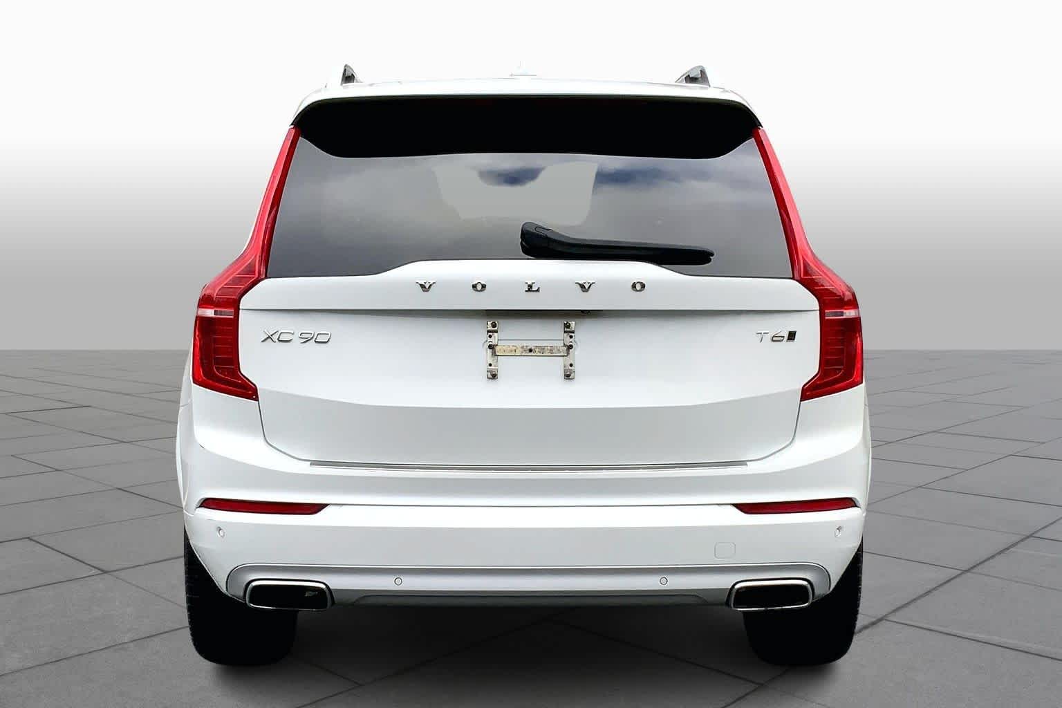 2019 Volvo XC90 Momentum photo 3
