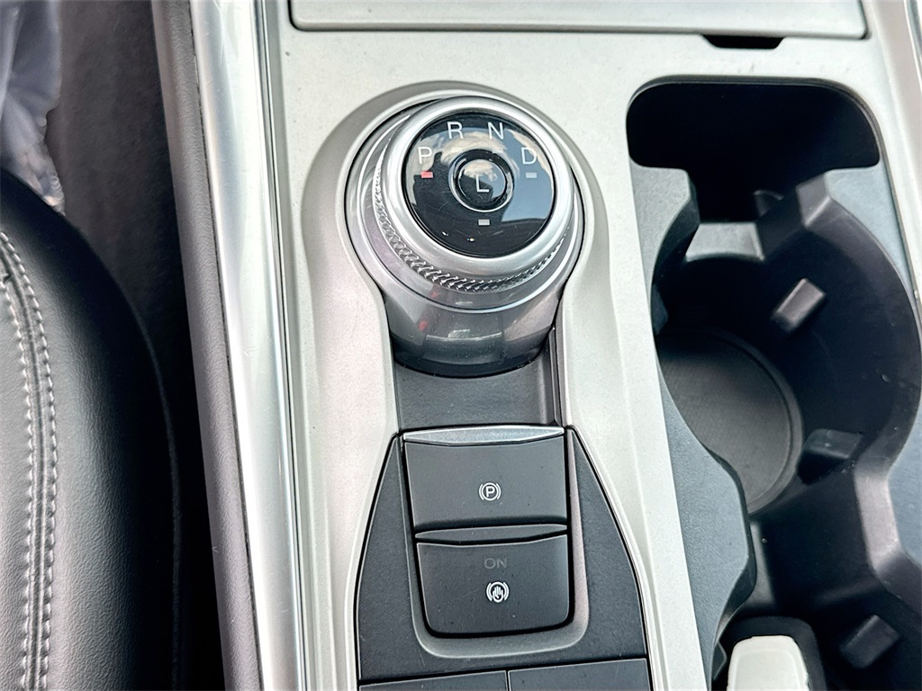 2023 Ford Explorer XLT photo 11