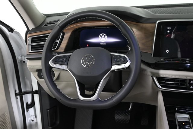 2026 Volkswagen Atlas SE Technology photo 3