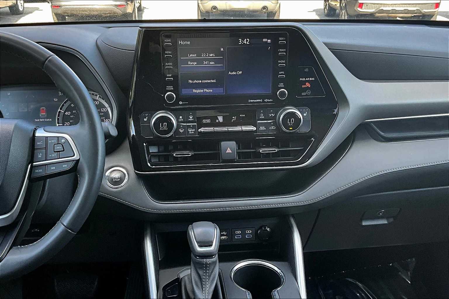 2022 Toyota Highlander XLE photo 6