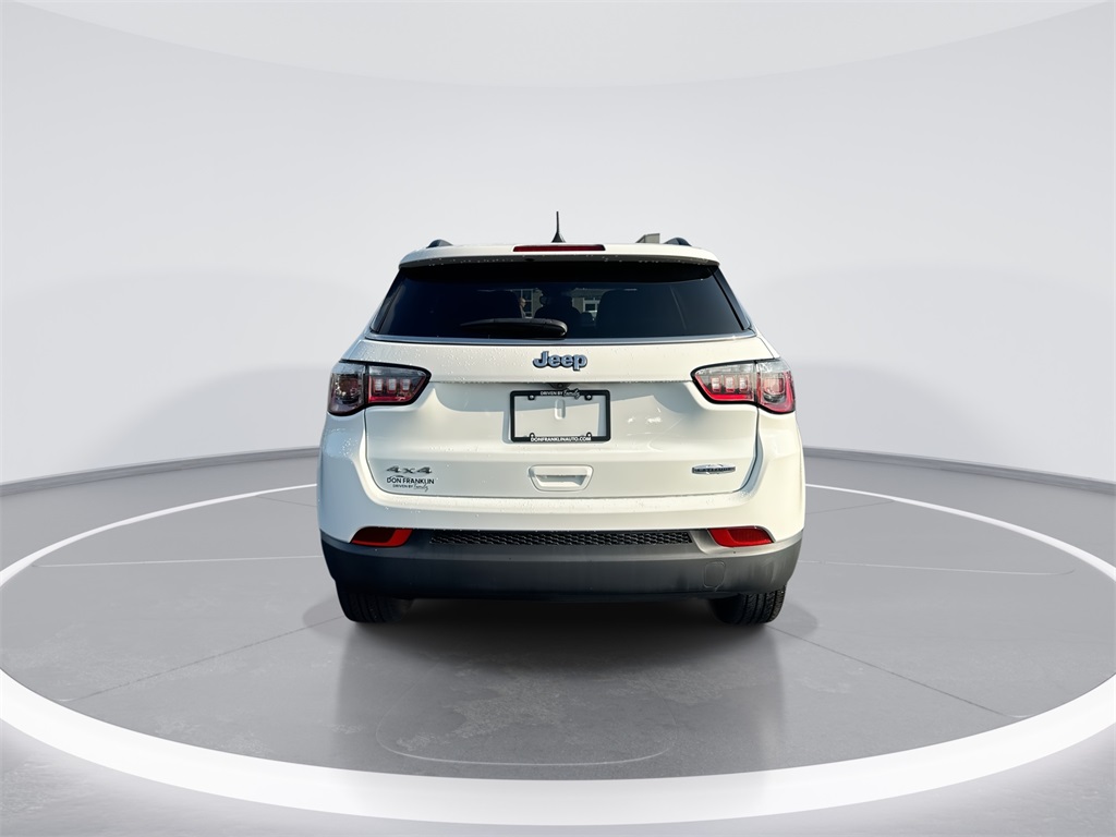2024 Jeep Compass Latitude photo 6