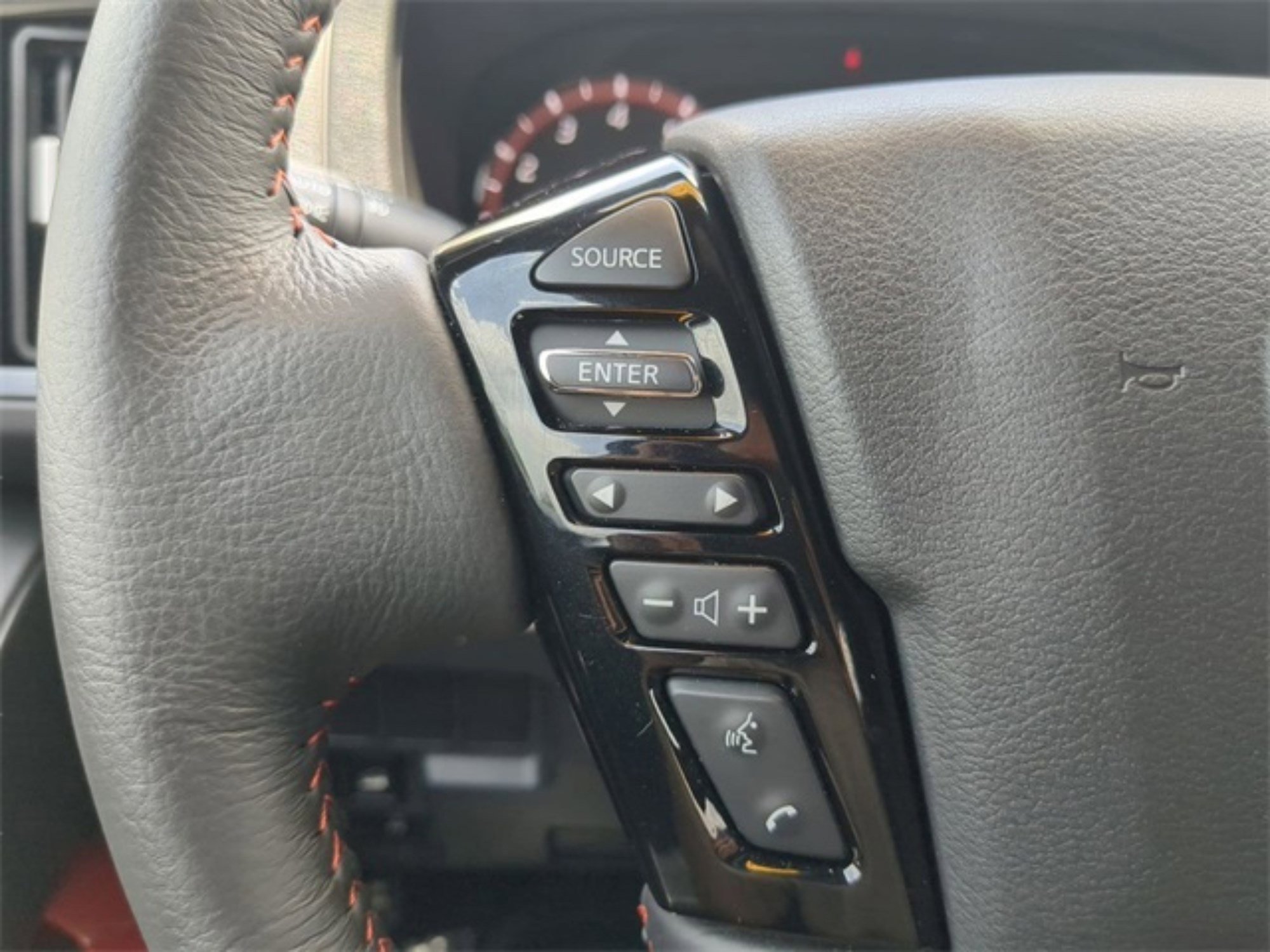 2025 Nissan Frontier PRO-4X photo 20