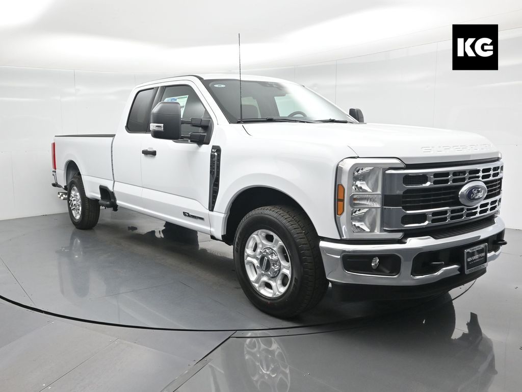 2026 Ford F-350 Super Duty XL's photo