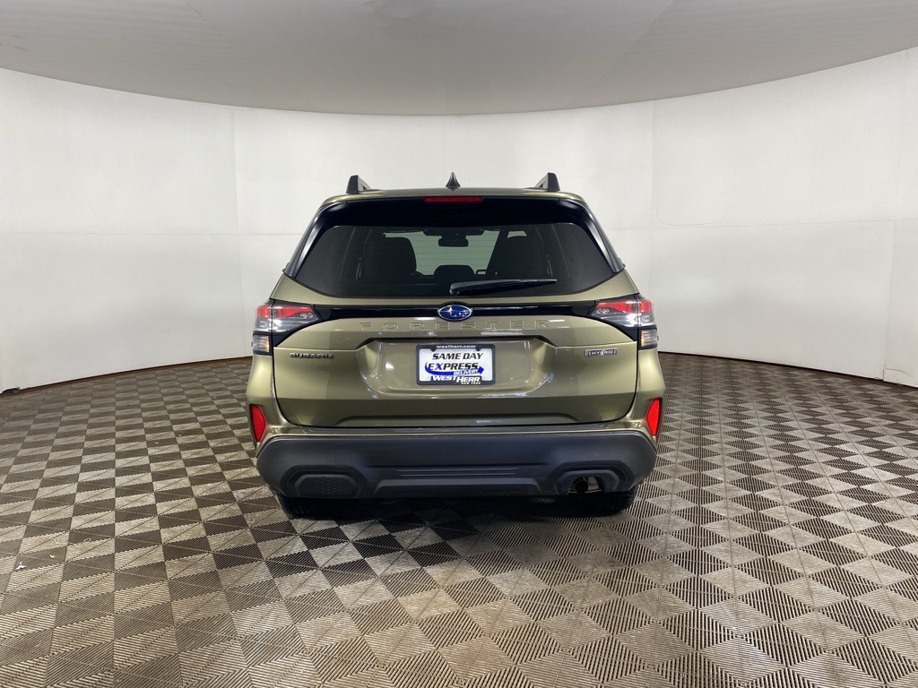 2025 Subaru Forester Premium photo 2