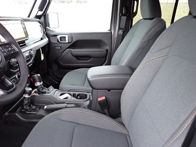 2025 Jeep Wrangler Sport S photo 11