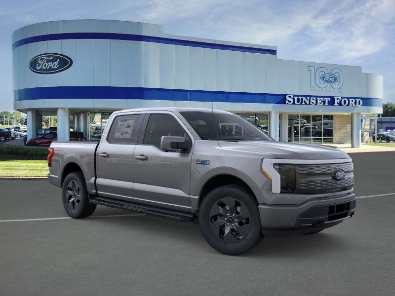 2025 Ford F-150 Lightning Lariat photo 7