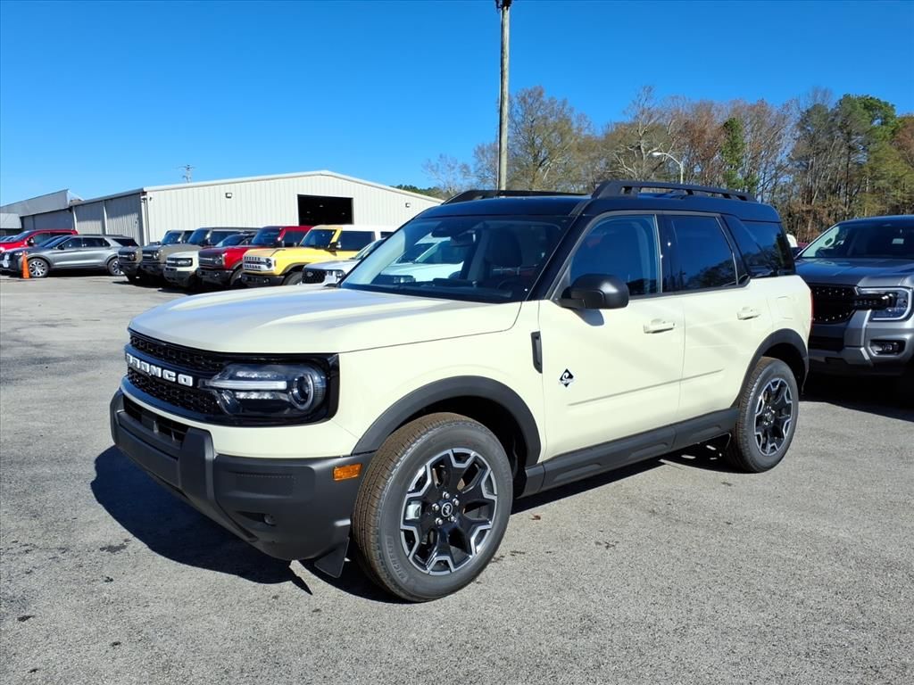 2025 Ford Bronco Sport Outer Banks's photo