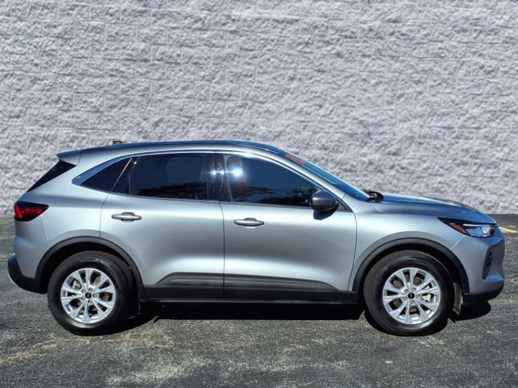 2023 FORD ESCAPE - Image 2