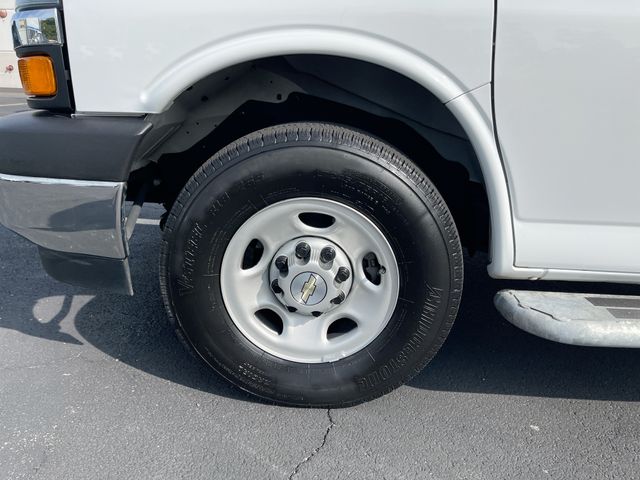 2024 CHEVROLET EXPRESS - Image 30