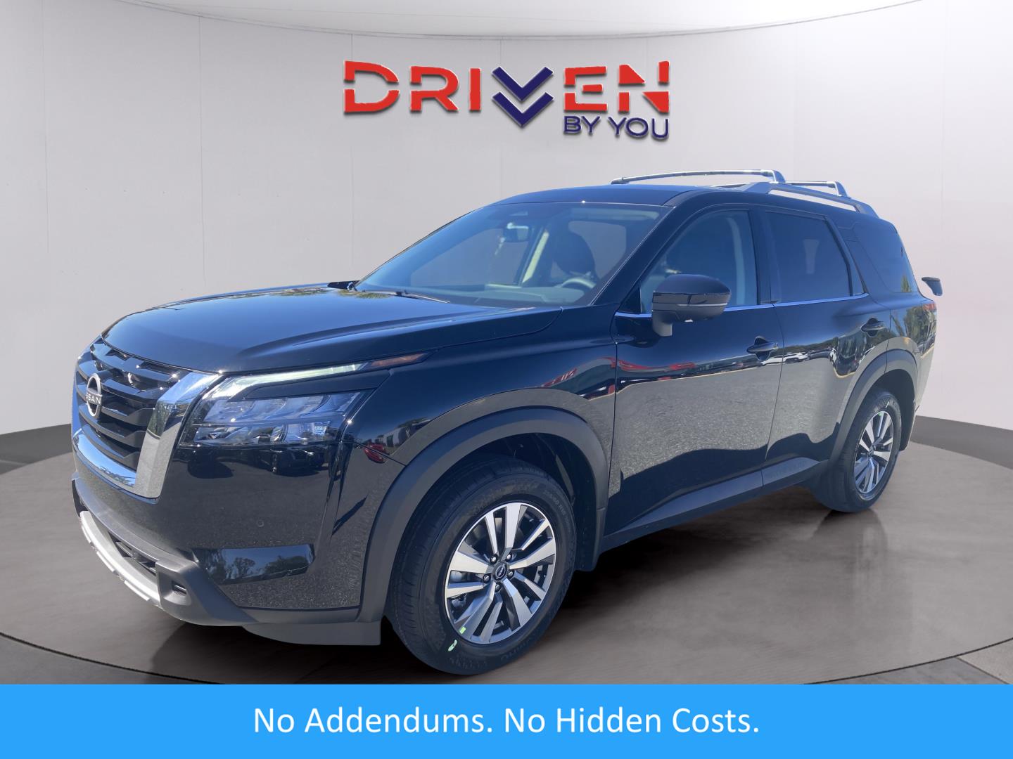 2025 Nissan Pathfinder SL's photo