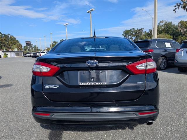 2016 Ford Fusion SE photo 4