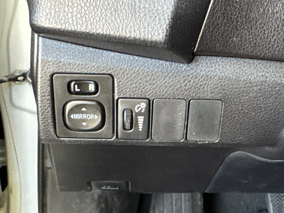 2016 Toyota Corolla L photo 11
