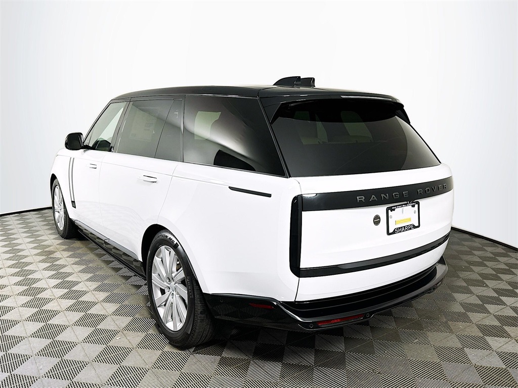 2025 Land Rover Range Rover SE photo 5