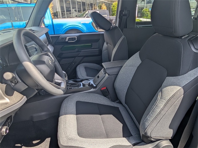 2025 Ford Bronco Base photo 6