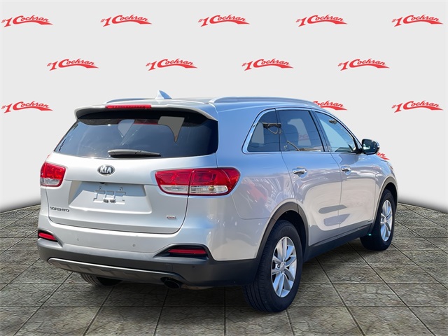 2017 Kia Sorento LX photo 2