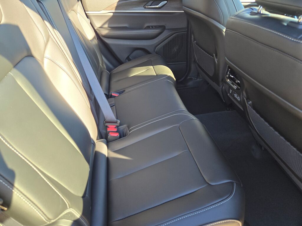 2025 Jeep Grand Cherokee Limited photo 4