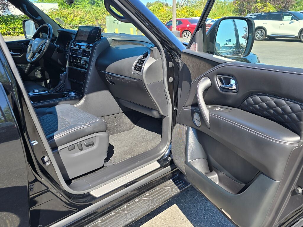2023 Infiniti QX80 Sensory photo 8