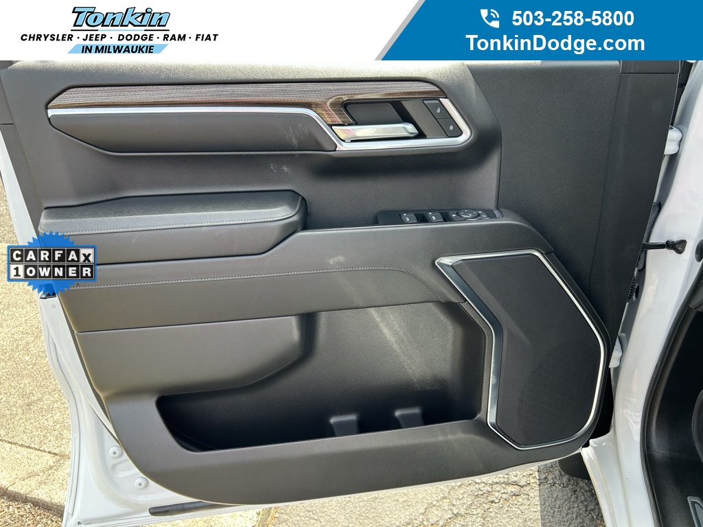 2023 Chevrolet Silverado 1500 RST photo 9