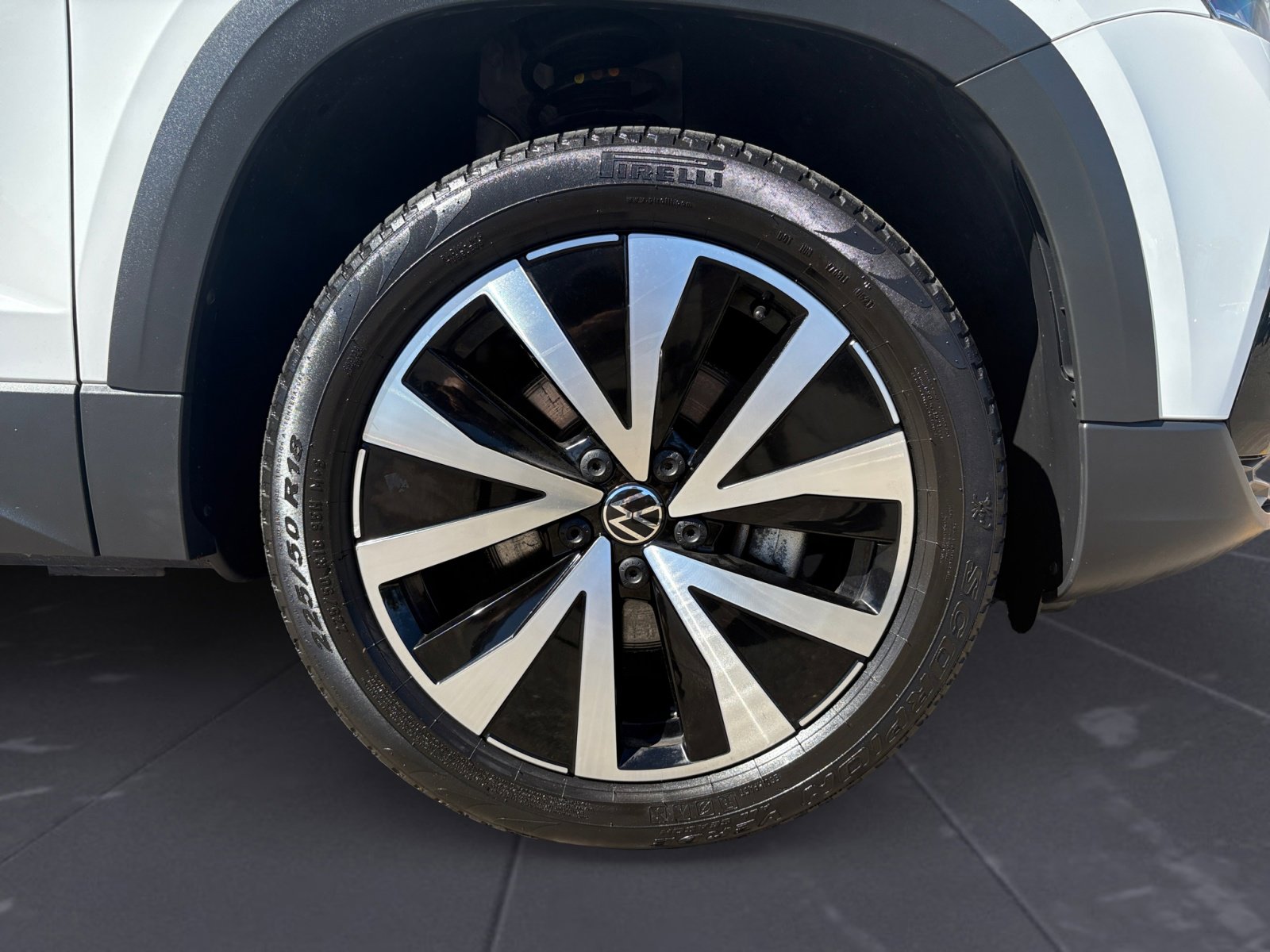 2022 Volkswagen Taos SE photo 38