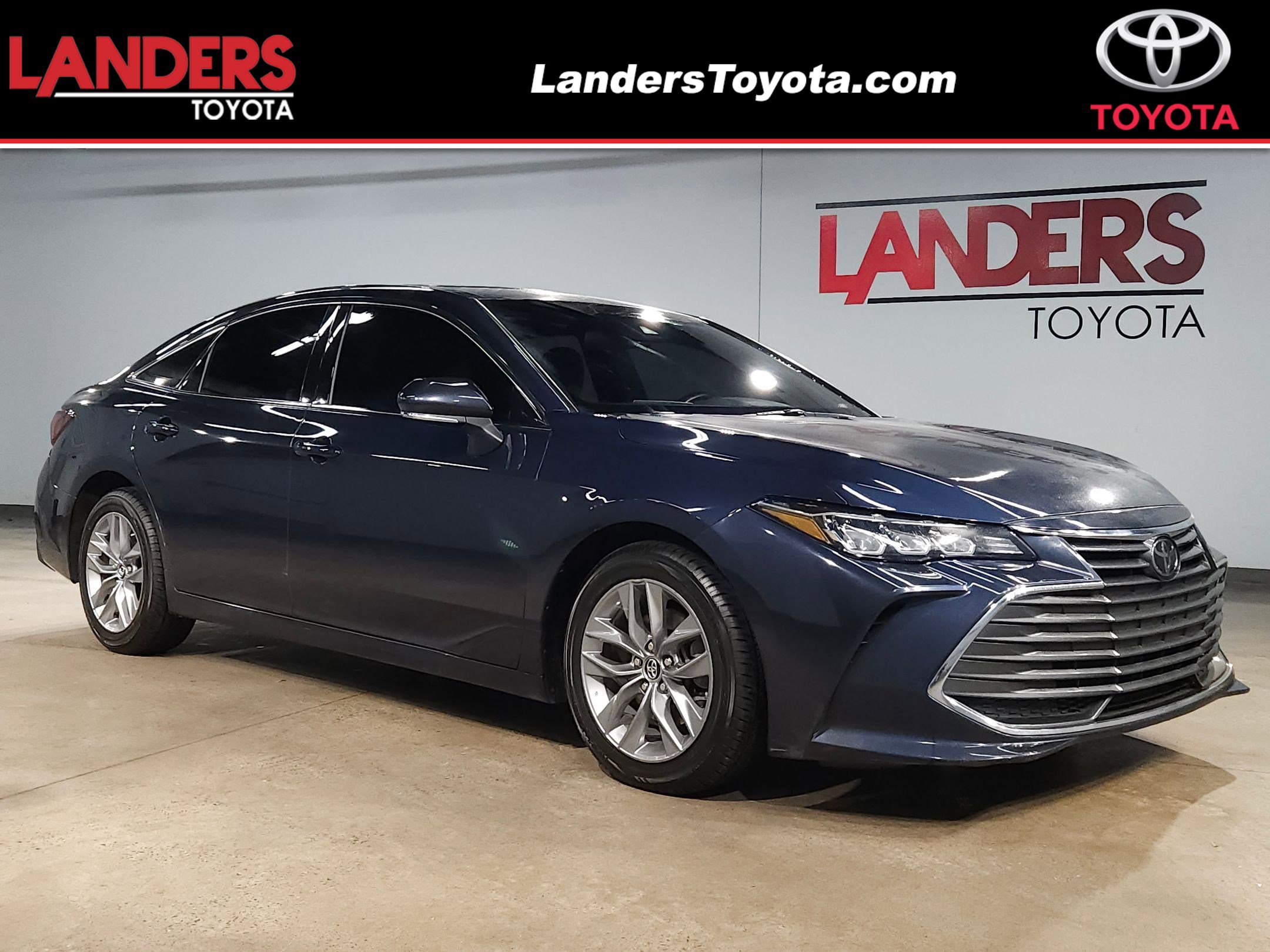 2019 Toyota Avalon XLE's photo