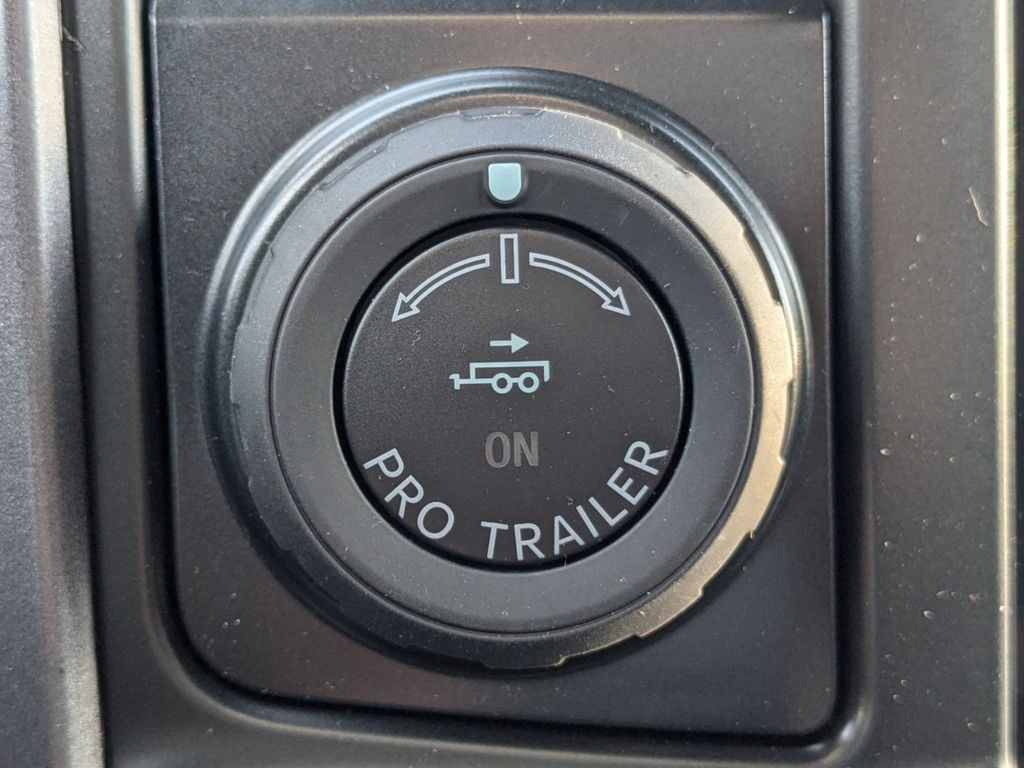 2025 Ford F-150 XLT photo 26