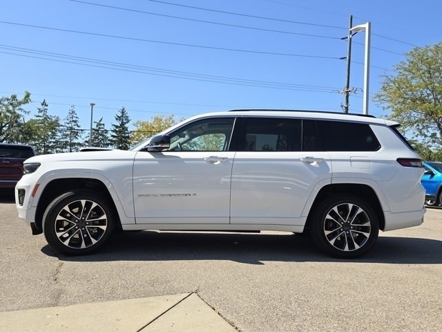 2021 Jeep Grand Cherokee Overland photo 21