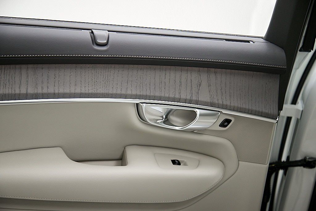 2026 VOLVO XC90 - Image 19