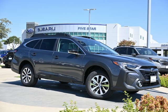 2025 Subaru Outback Premium's photo
