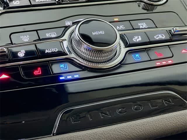 2022 Lincoln Corsair Standard photo 18