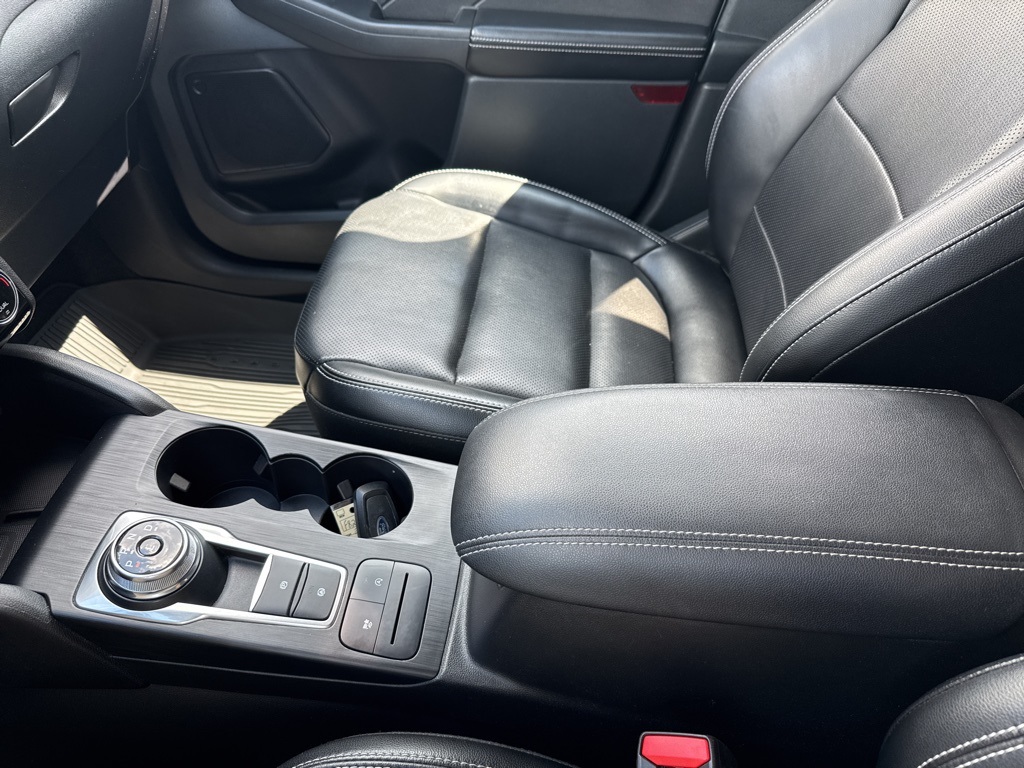 2022 Ford Escape SEL photo 33