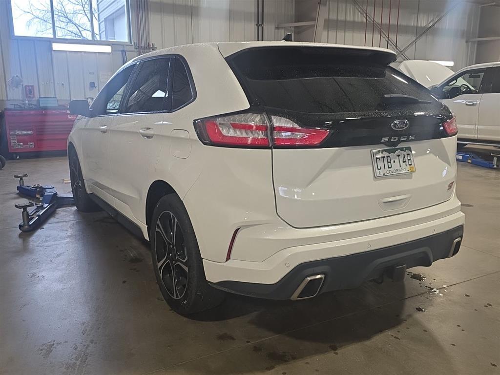 2023 Ford Edge ST photo 4