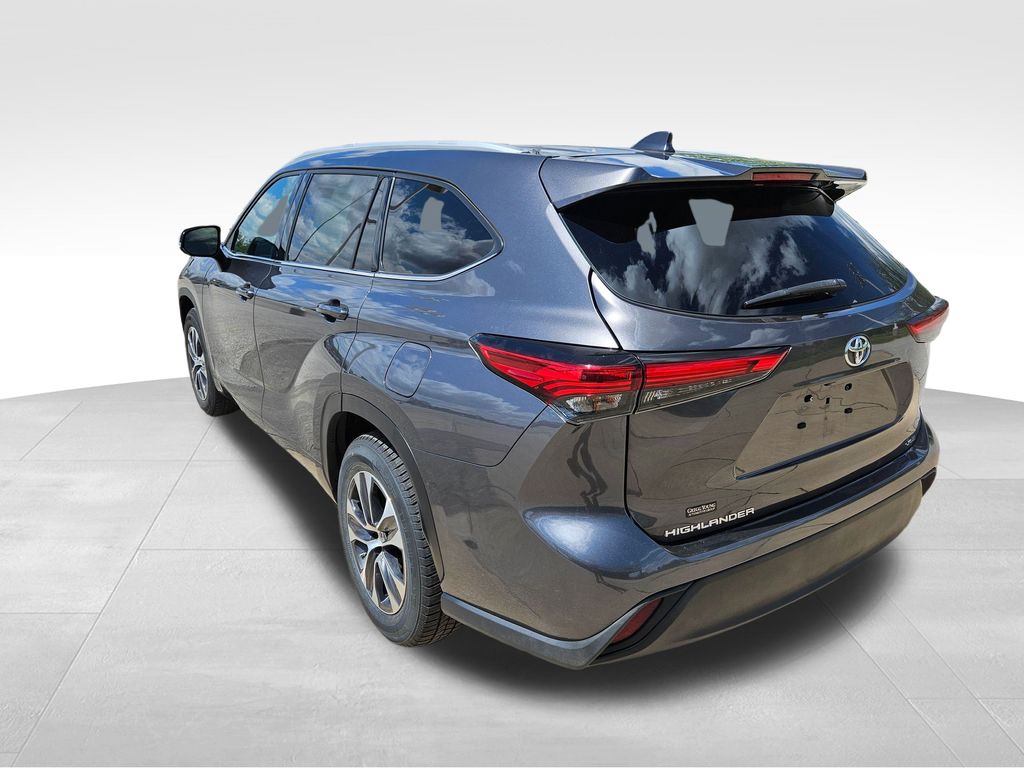 2022 Toyota Highlander XLE photo 6