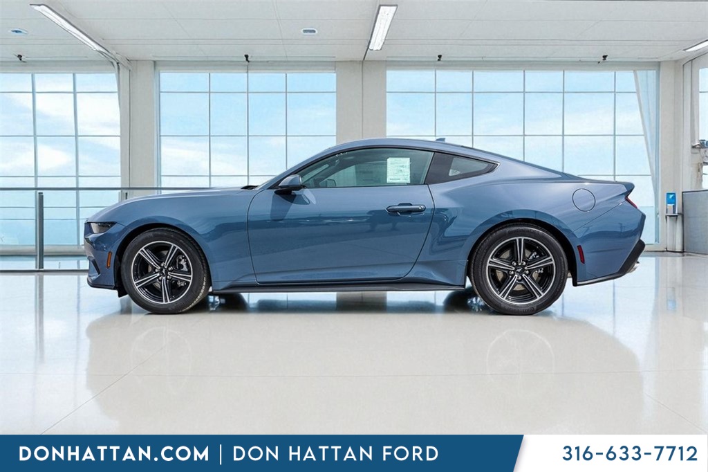 2025 Ford Mustang photo 2